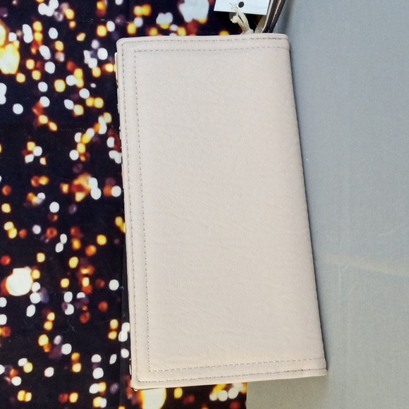 Jessica Simpson Large Frankie Wallet with Gold Accents - Picture 3 of 6